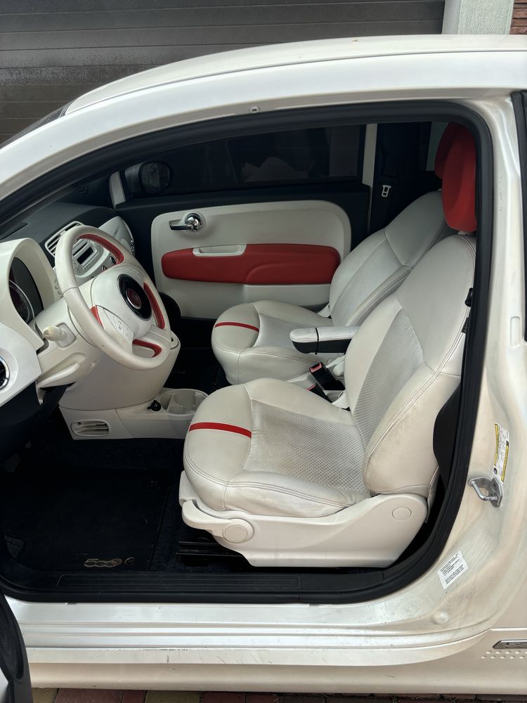 Електричний Fiat 500 Е продається