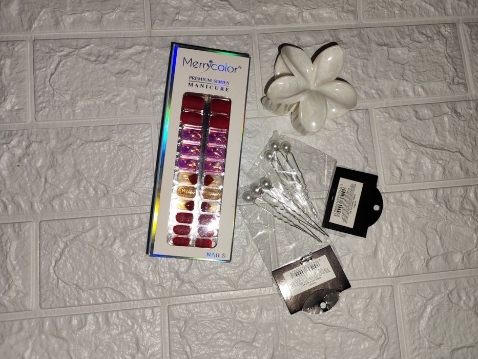 Накладні нігті,та різне для волосся