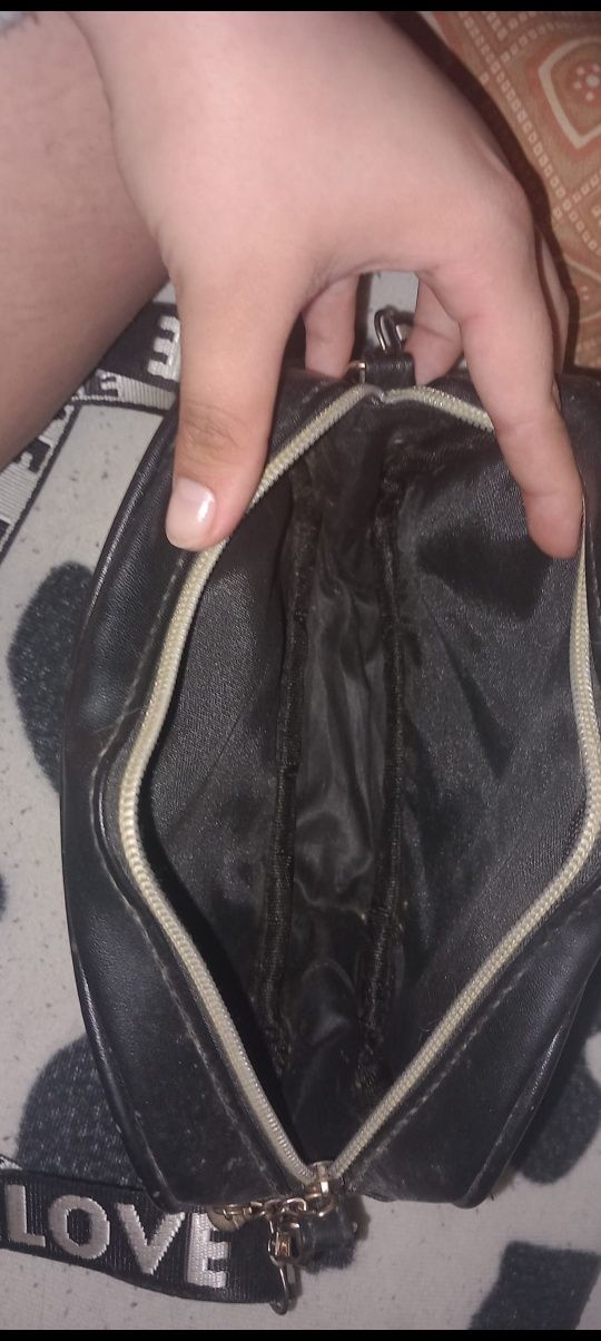 Mala preta pequena