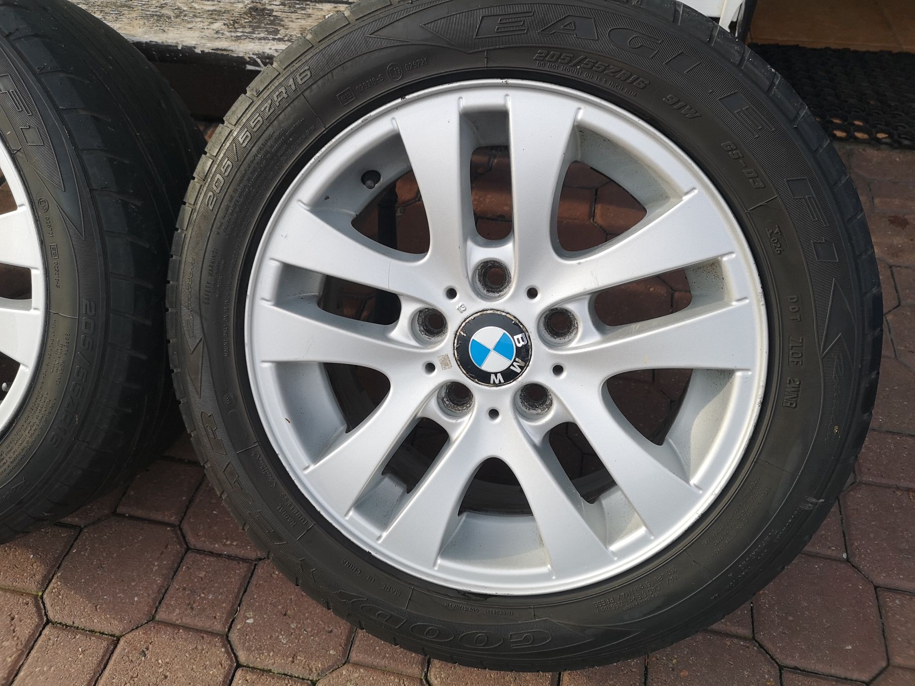 Koła letnie 16" oryginalne BMW 5x120, opony 205/55/16.