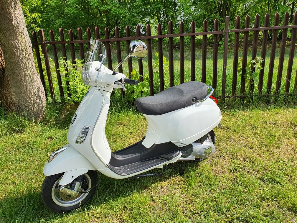 Skuter Piaggio Vespa LX 125 cm3