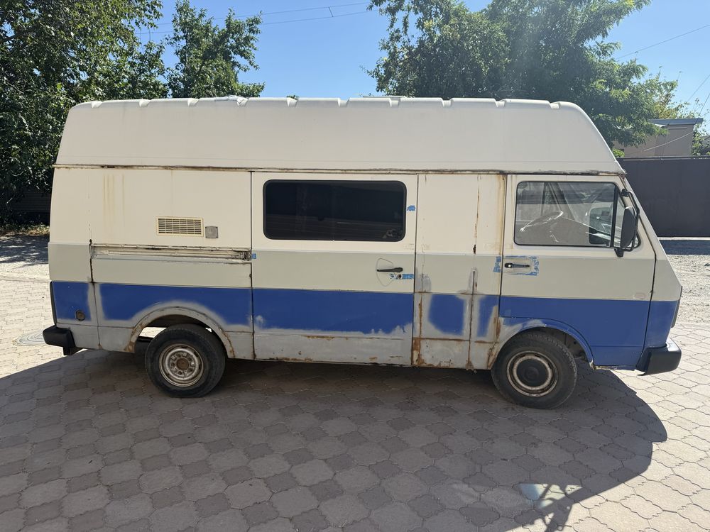 Volkswagen LT31. Пассажир. Автодом. 2.4 дизель.
