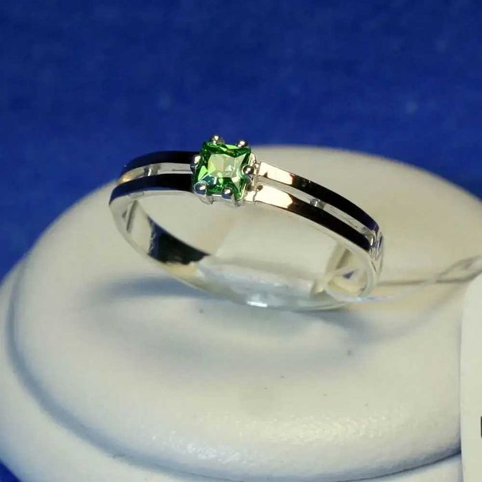 Серебряное кольцо, кольцо из серебра с камнями, без вставок 925 проба