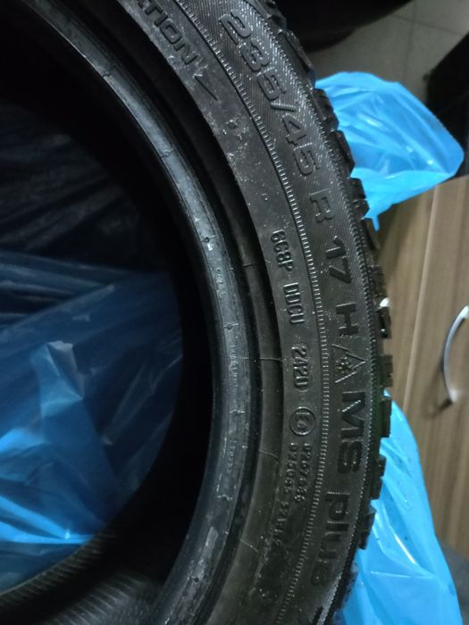 Opony zimowe Uniroyal MS Plus 77 235/45/R17