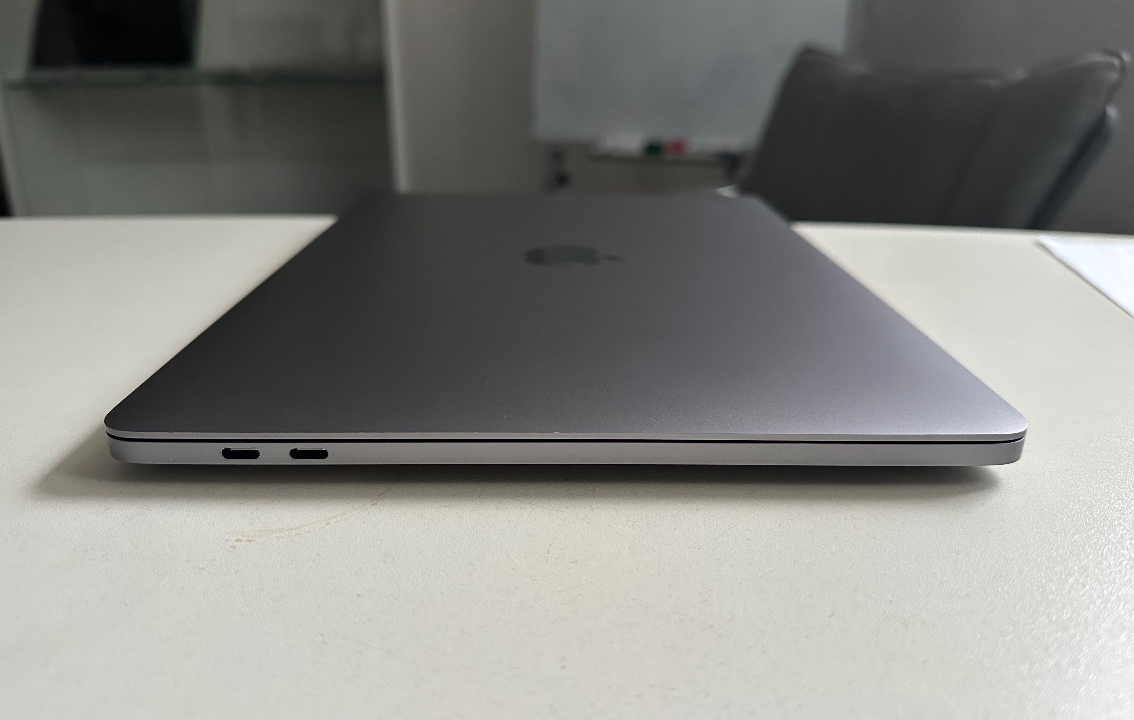 Топовий ноутбук MacBook Pro 13 ( 2020) i7 2.3/ 32/ 2TB
