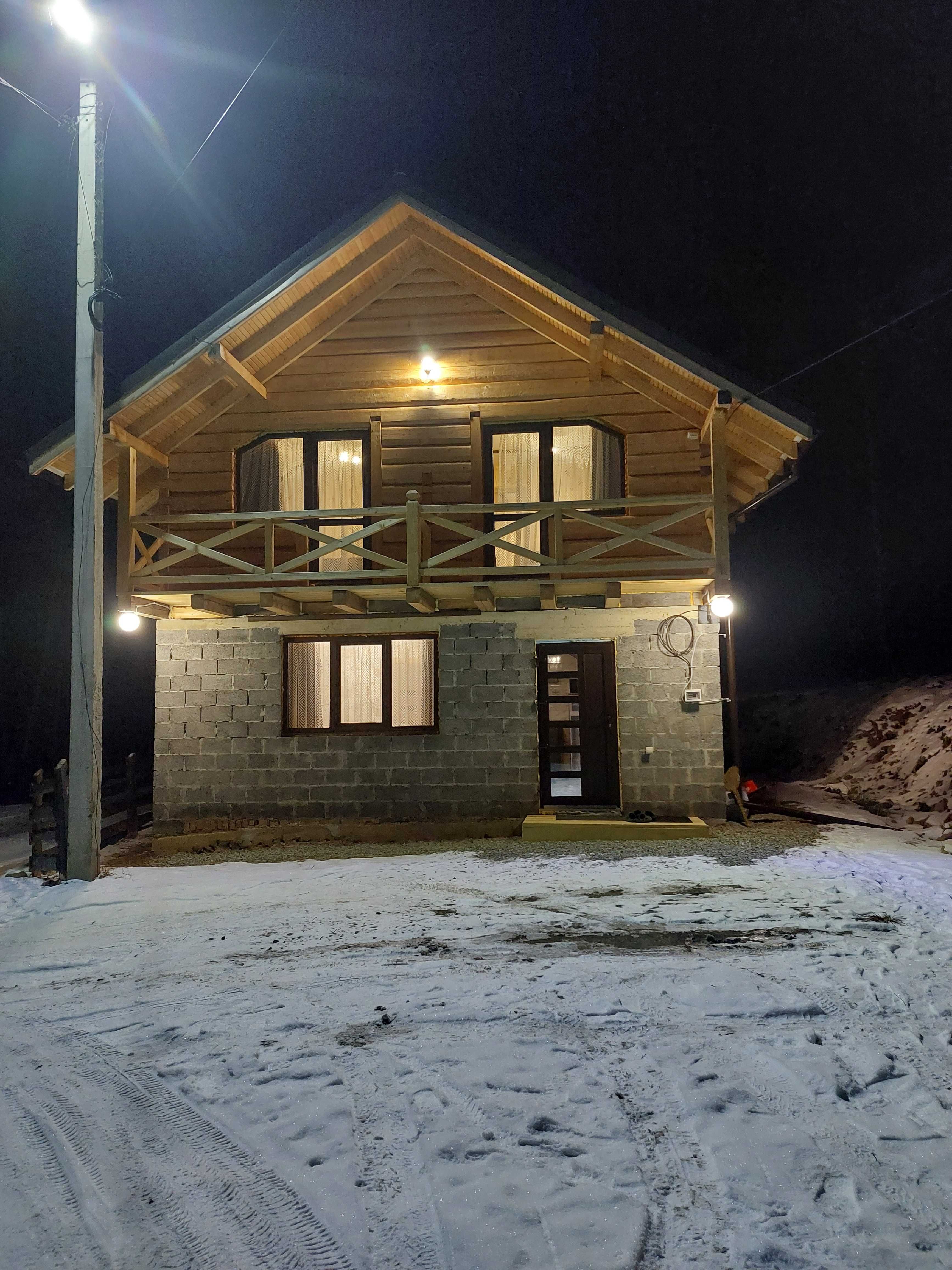 Відпочинок у Татарові, Біля Потічка '