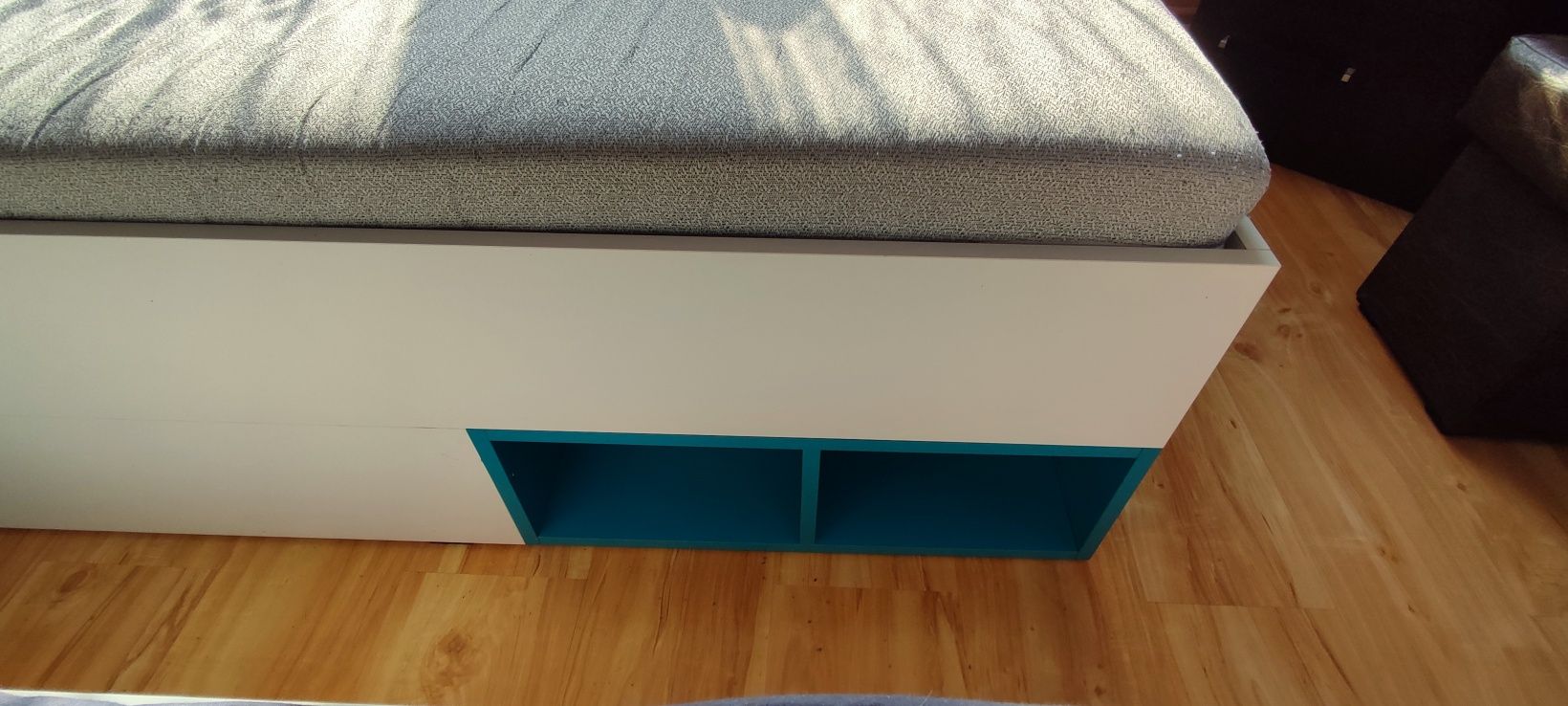 Komplet łóżko i biurko.