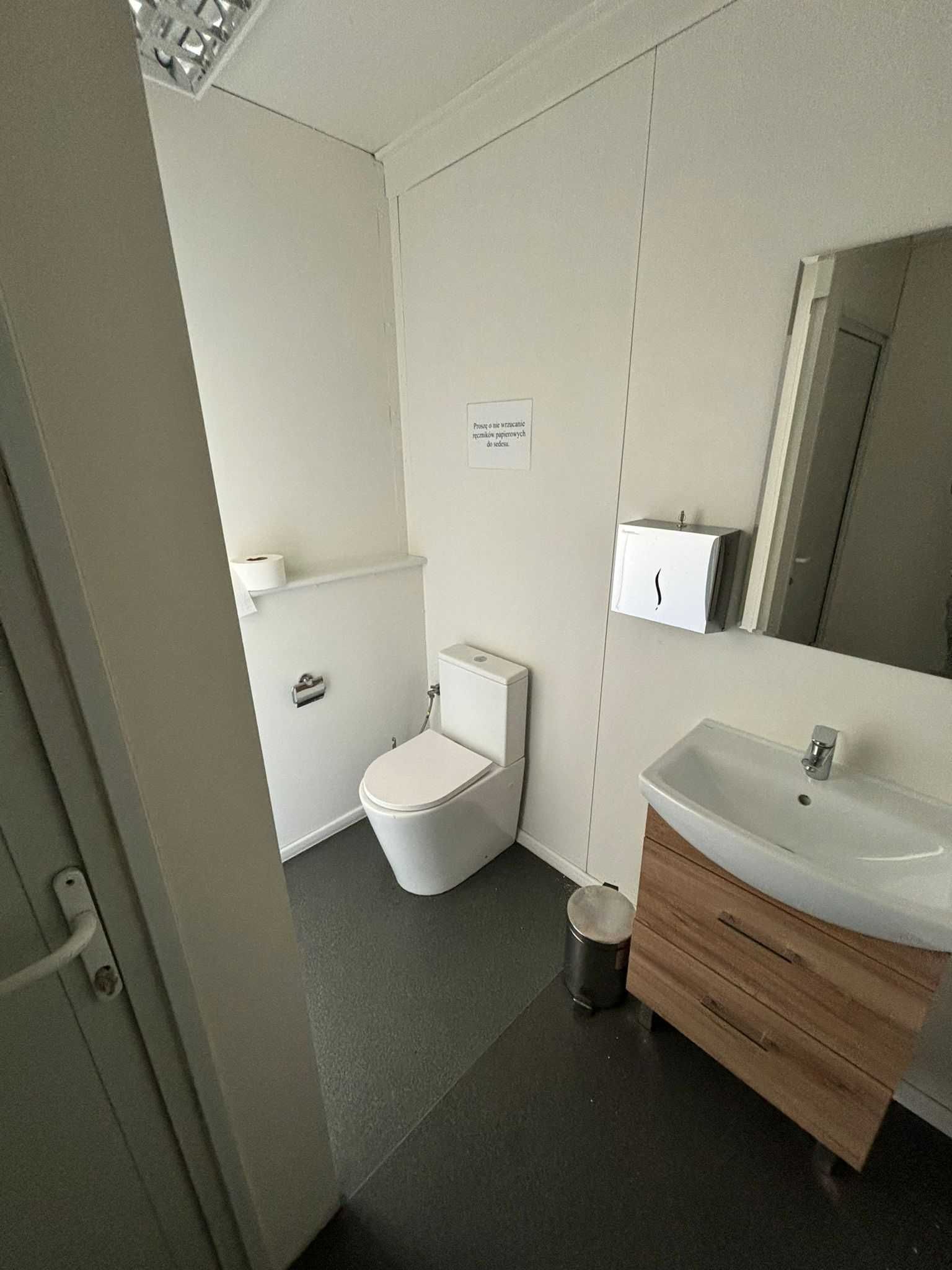 Kontener Sanitarny 6/2,5 Bardzo Dobry Stan Toaleta WC Socjal