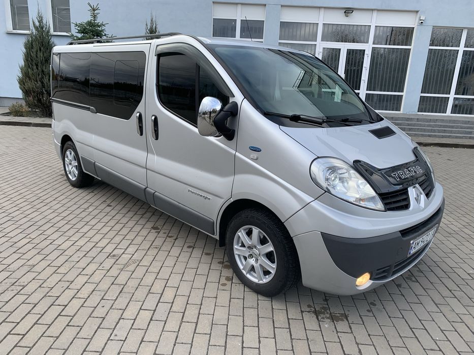 Продам рено трафік пасажир