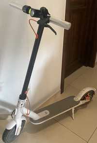 Hulajnoga elektryczna Mi electric scooter 3