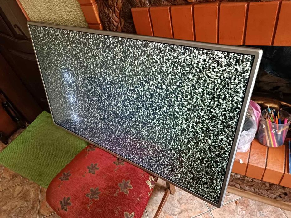 Телевізор LG 42 дюйми