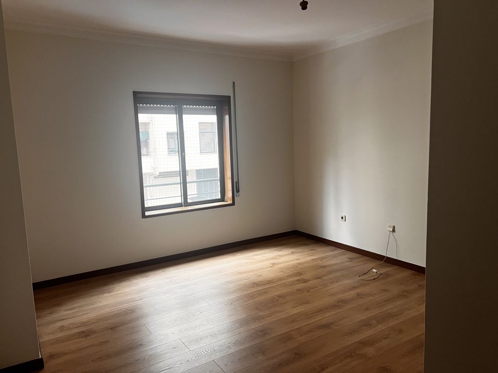 Arrendo Quarto (zona BragaParque) com despesas incluidas