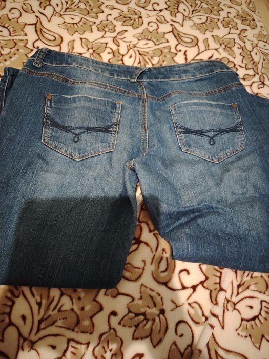 Jeansy  damskiie