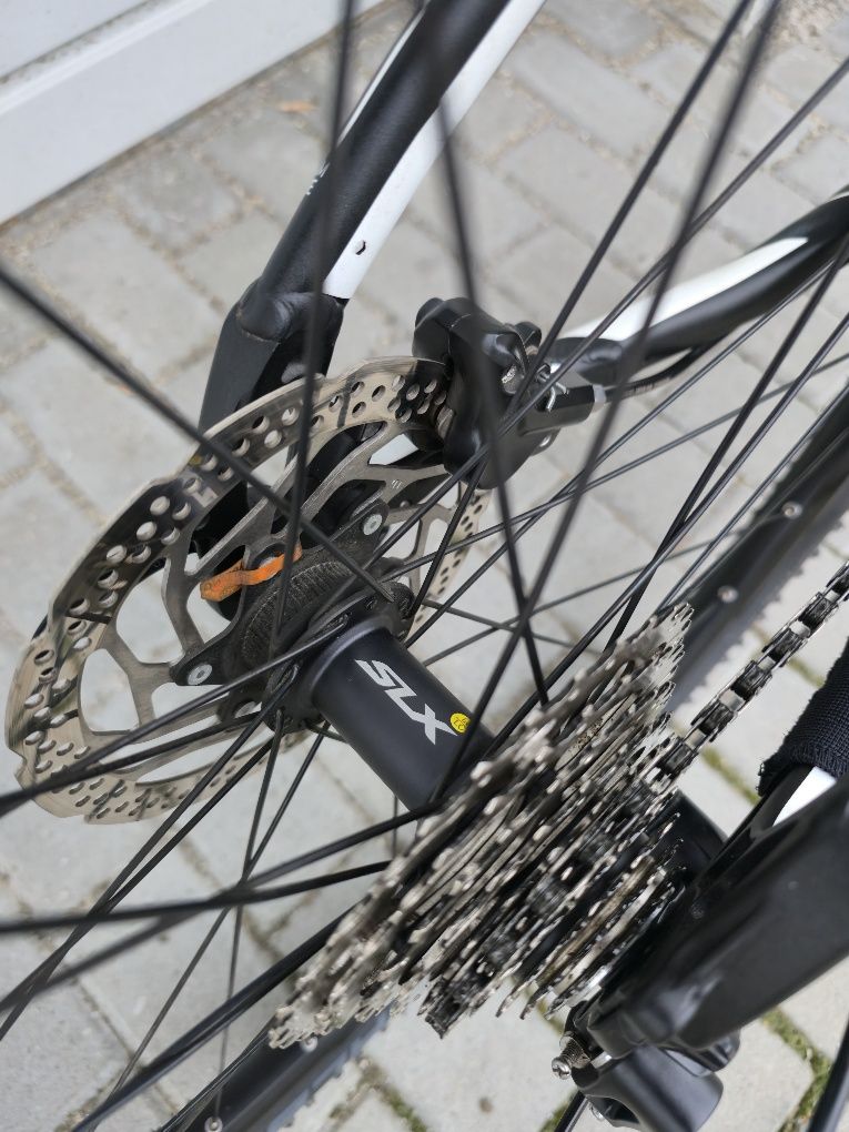 Mało używany Cube Cross Pro Cls Damski 28" 45cm, markowe akcesoria!!!