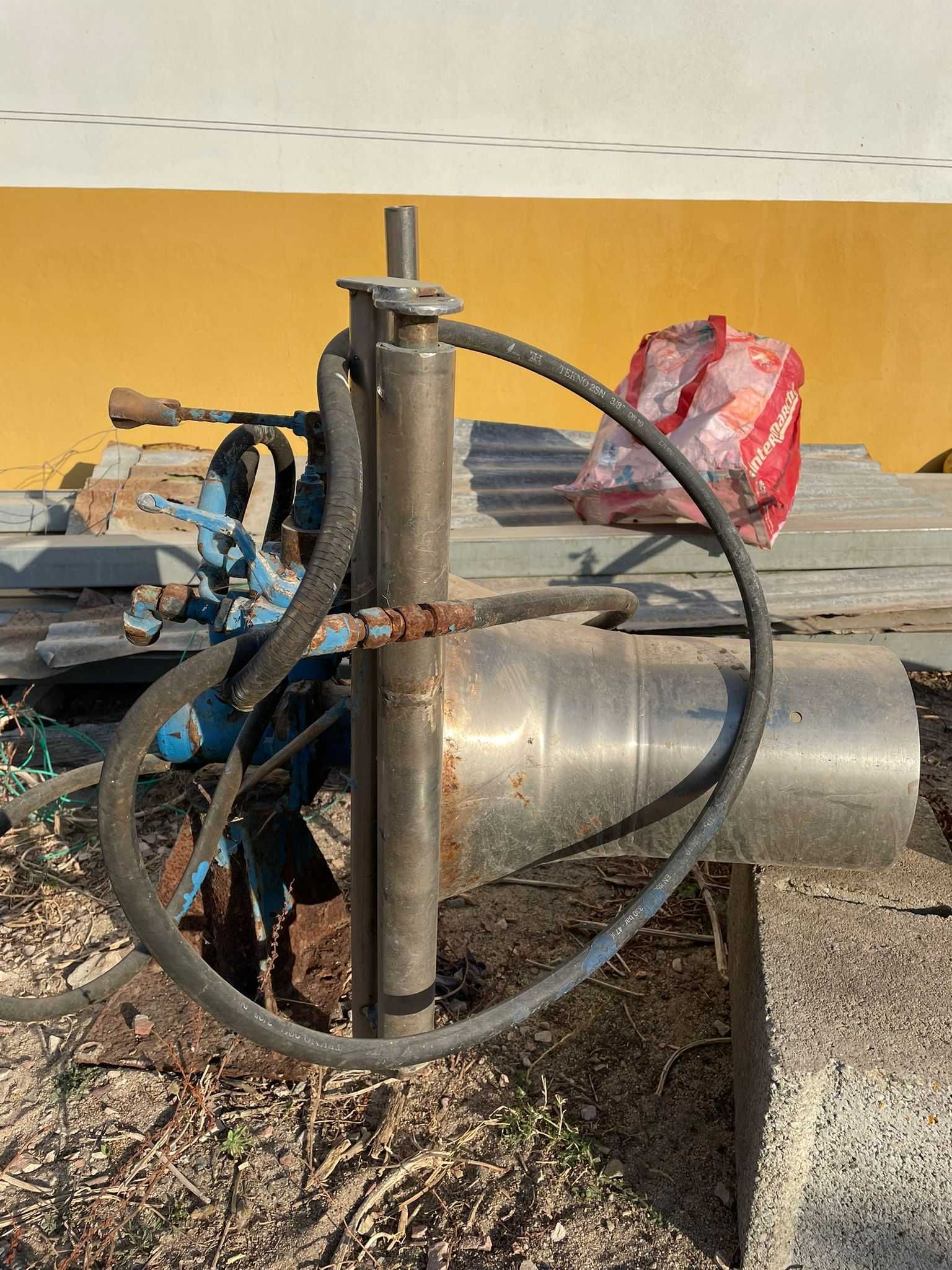 Alador de Redes e Equipamento para Barco