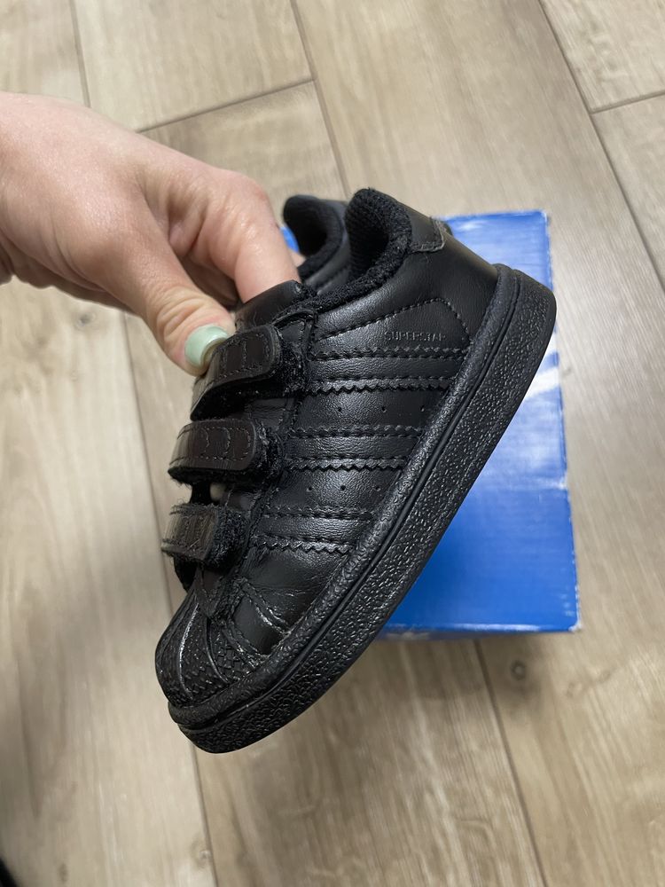 Кросівки Adidas 20 розмір 12,5 см шкіра