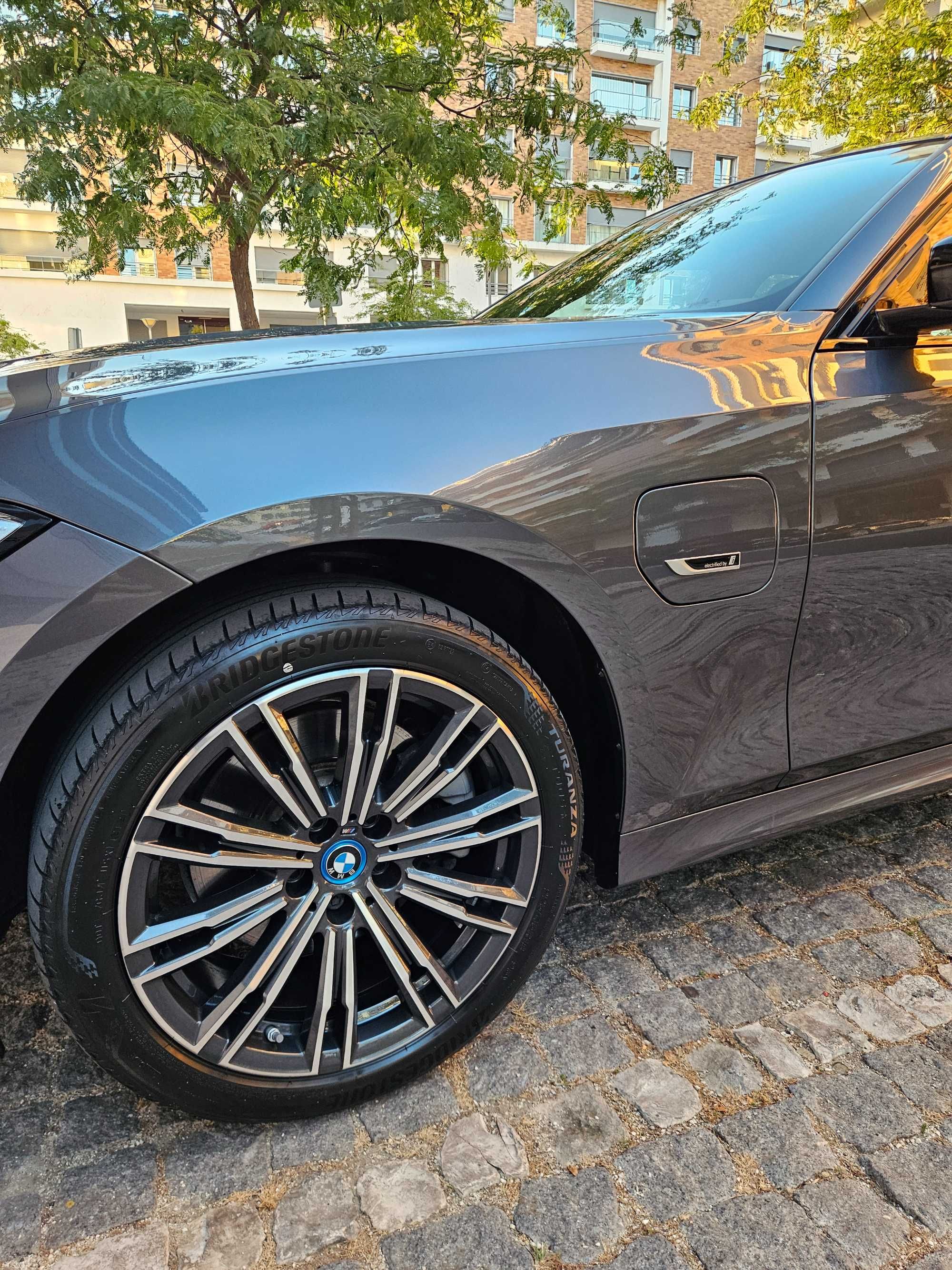 BMW 320e versão M