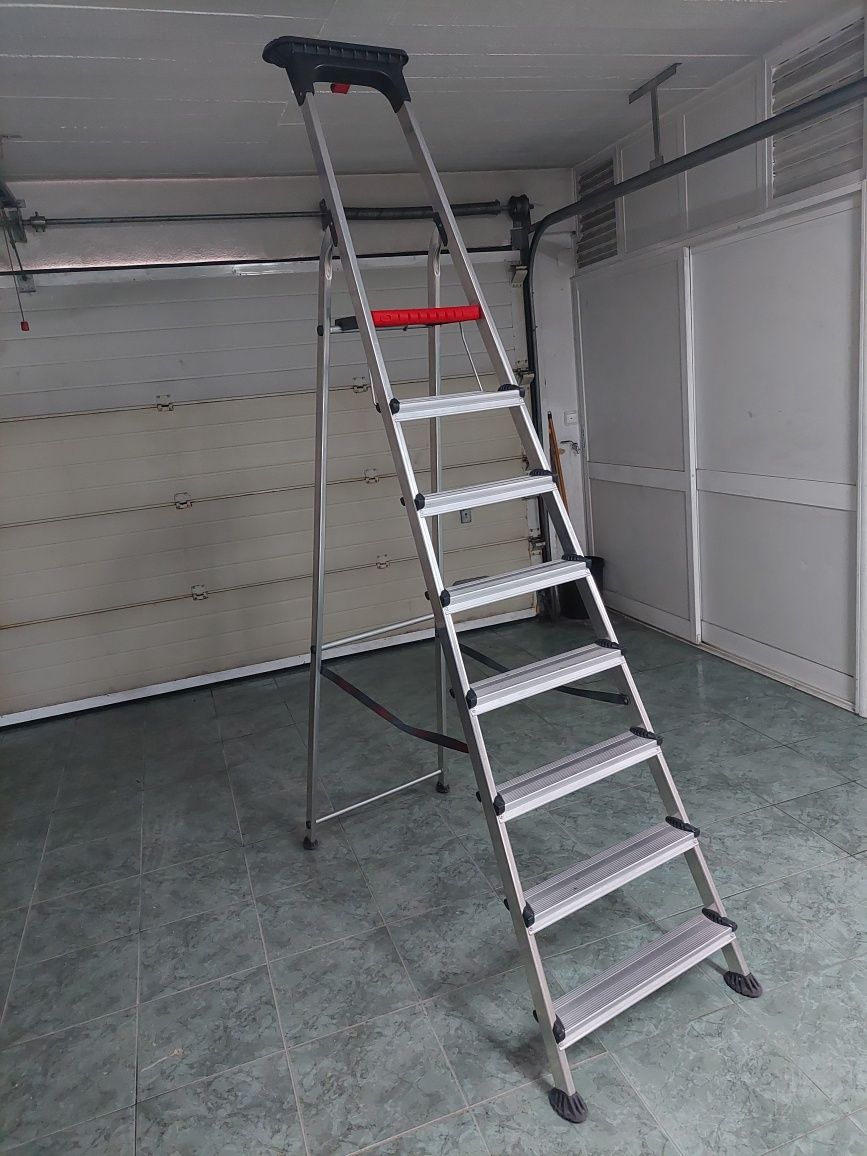 Escadote profissional Altrex 8 degraus