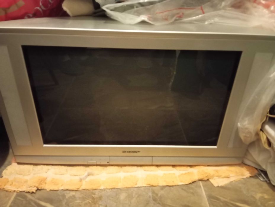 Televisão com comando