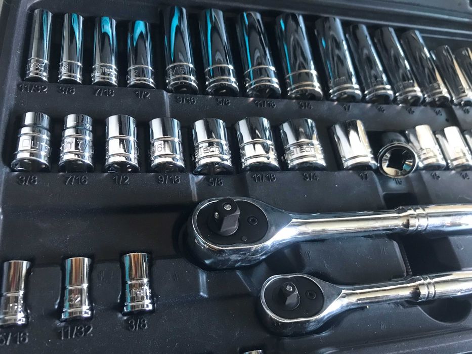 Набір інструментів DURATECH,121 предмета,торцеві головоки 1/4" та 3/8"