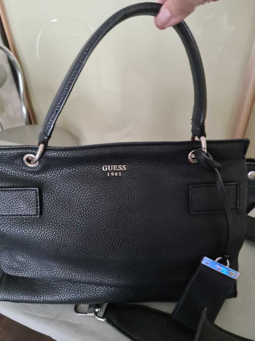 Женская кожаная сумка GUESS