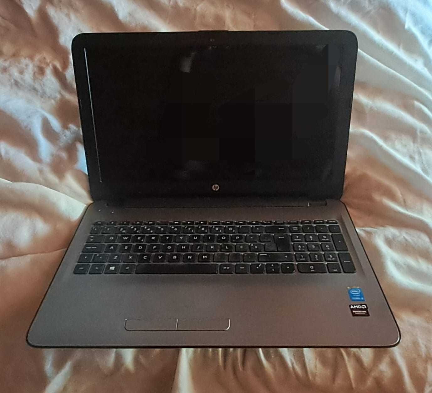 3 Portáteis e 1 tablet