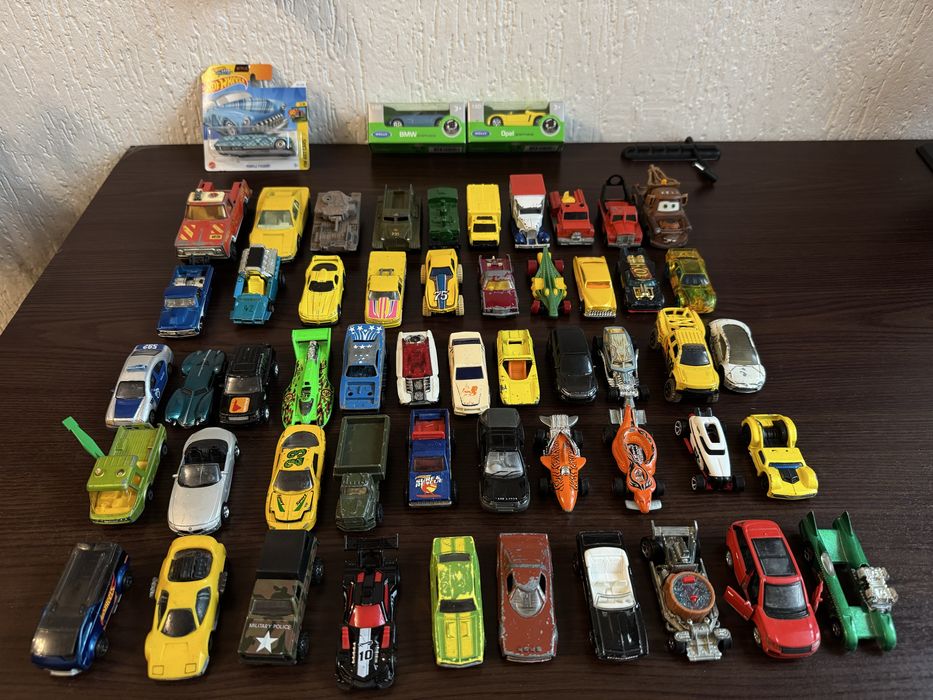 Машинки модельки Hot Wheels Matchbox Welly та ін