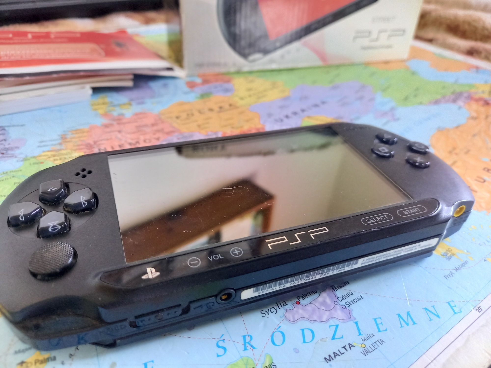 Konsola Sony psp Street E 1004 cb 4gb 20 gier