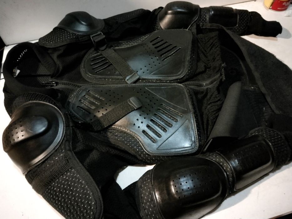 Żółwik zbroja rozmiar M junior