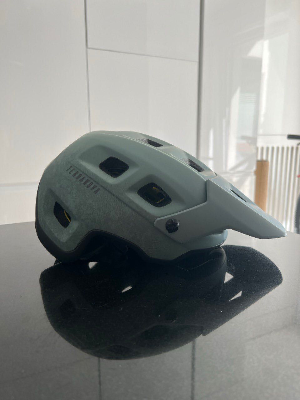 Kask rowerowy MET Terranova MIPS M