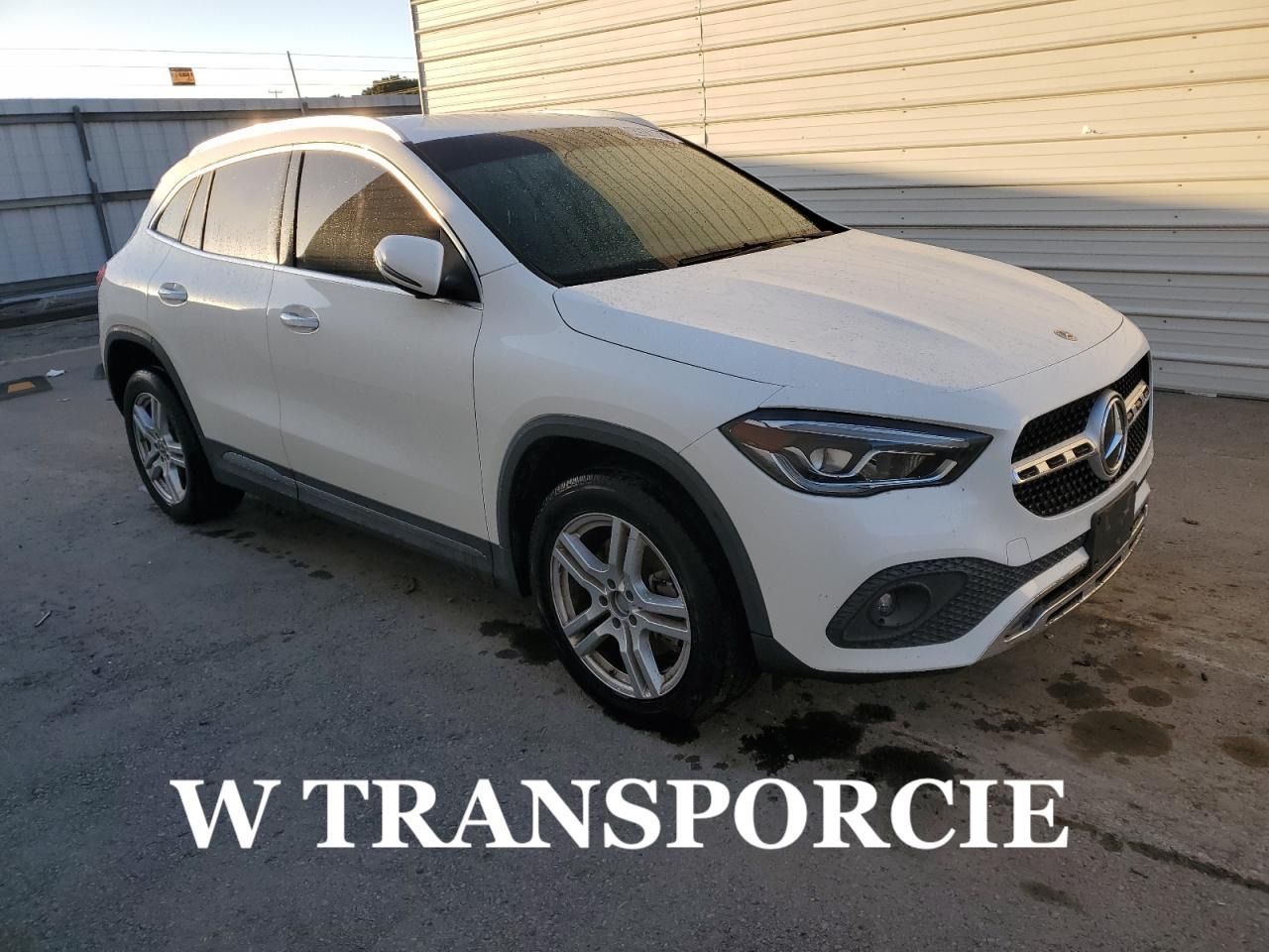 Mercedes-Benz GLA 2021 | Benzyna | 51 000 mil | Z USA – bezwypadkowy, po reposesji |