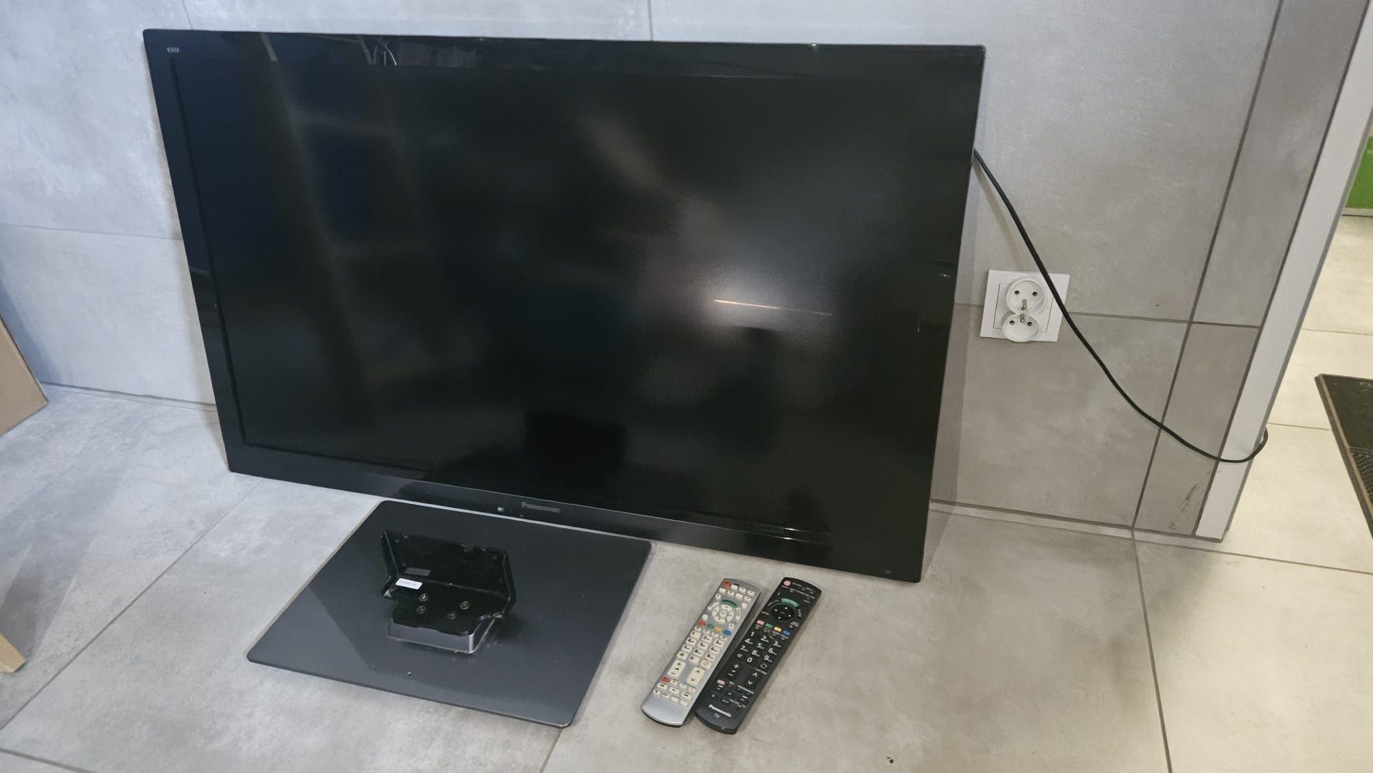 telewizor 42"  LCD Panasonic model TX-L42EW30