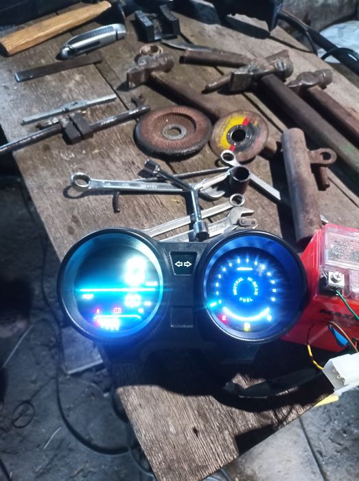 Продам електрону приборка майже нову