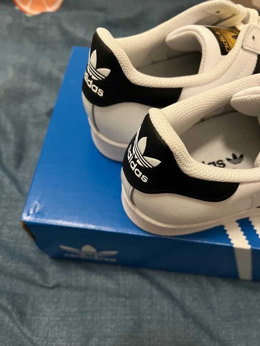 Buty codzienne adidasSuperstar CloudWhite Espadryle R.39