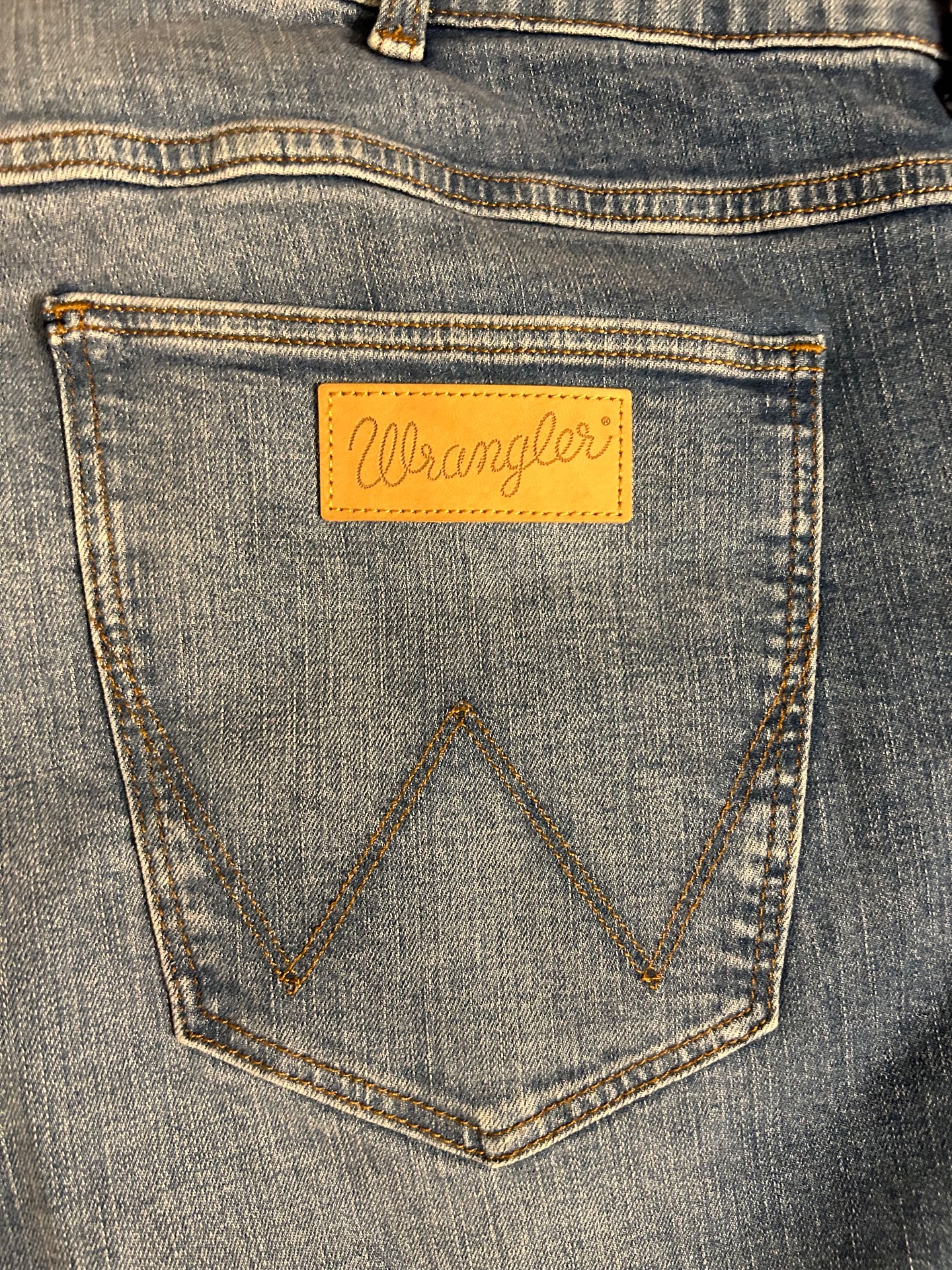 Jeansy Wrangler Greensboro W42 L32