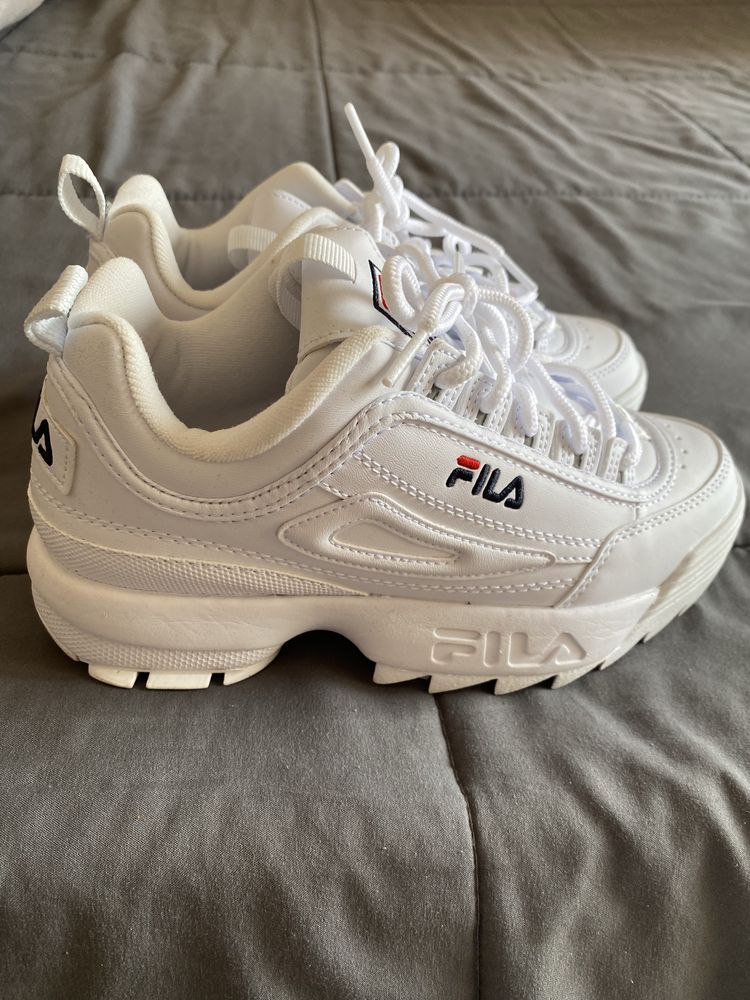 Tenis Fila branco novo