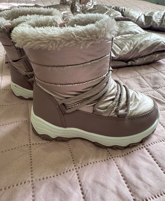 Чобітки зимові на дівчинку 28 розмір  300грн