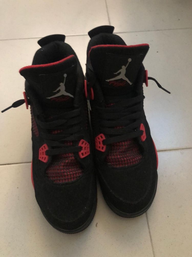 Jordan 4 red thunder