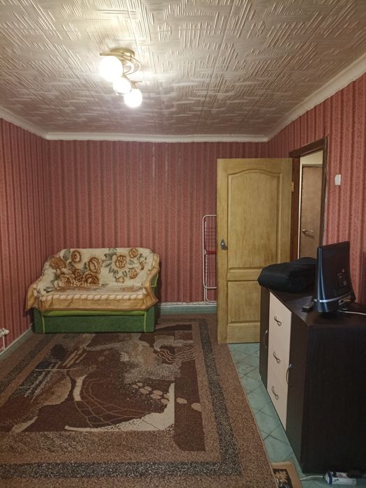 1-я квартира в центре города Вольногорск.