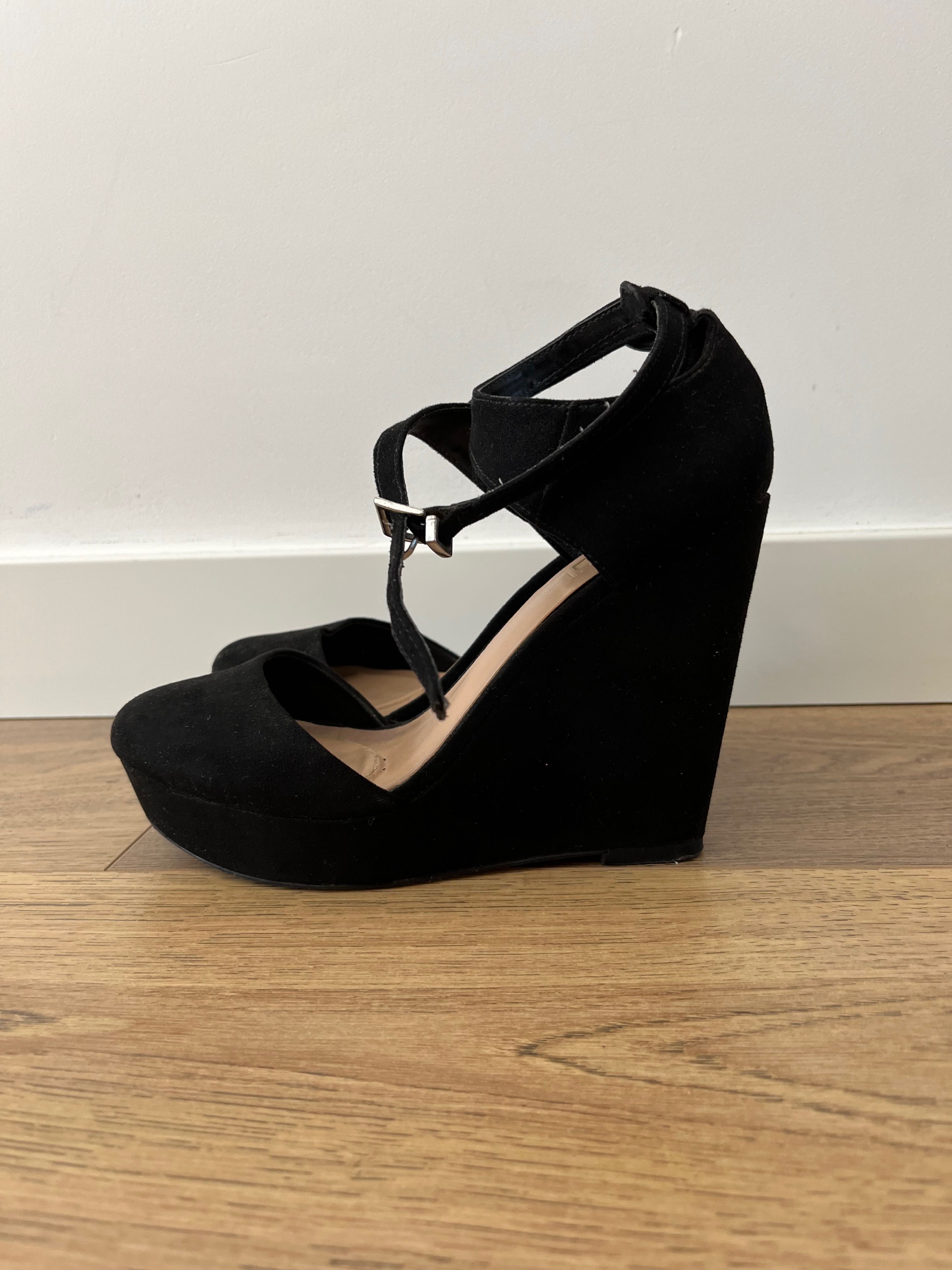 Buty r.36 koturny Stradivarius czarne