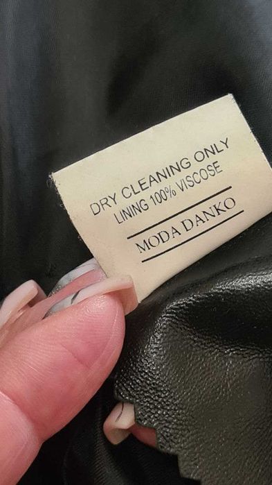 Шкіряний тренч чорного кольору з поясом, розмір M