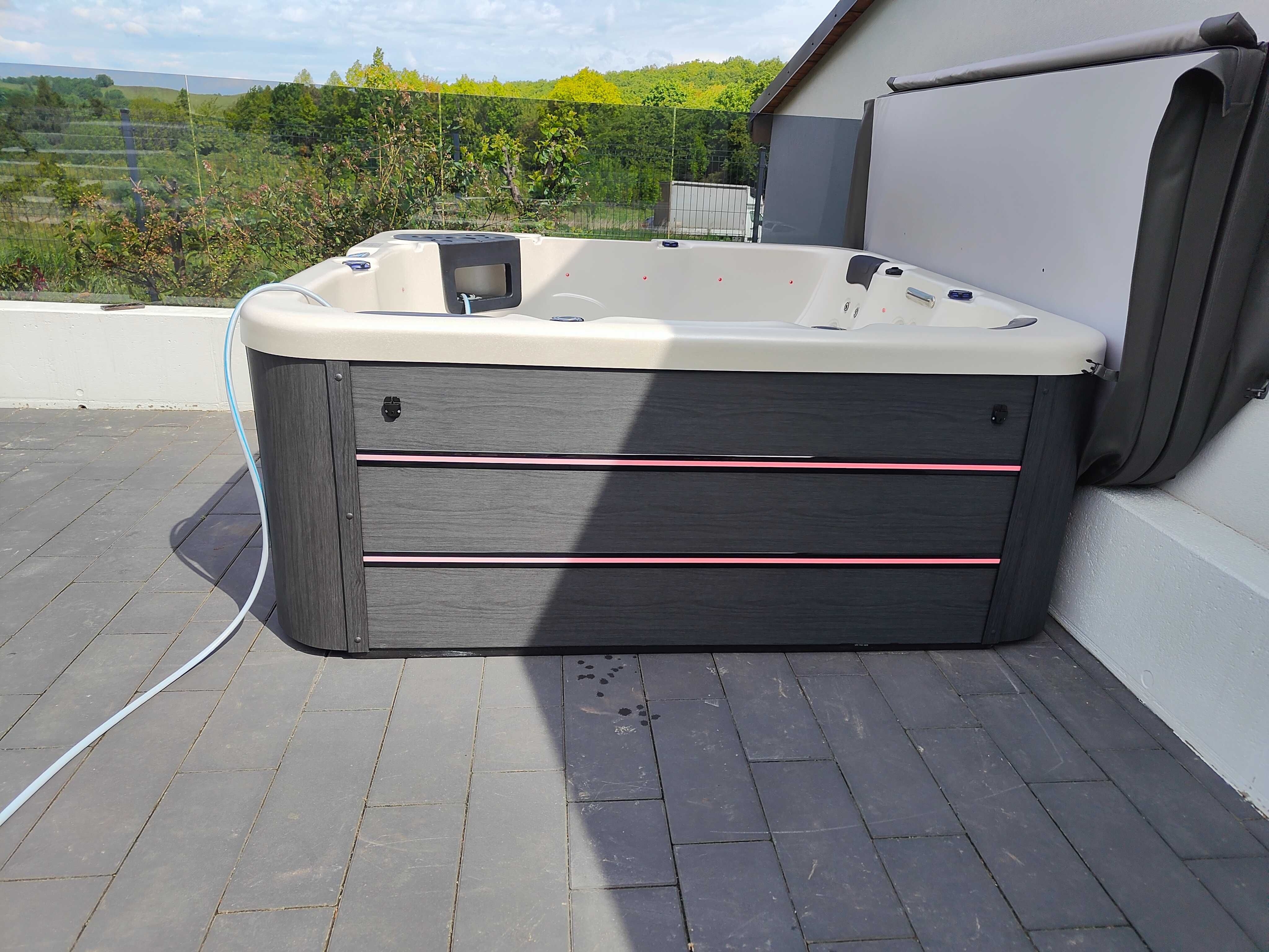 Nowe jacuzzi ogrodowe Balboa , aristech , LED RGB , bluetooth, 218x218