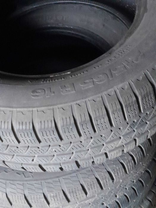Opony zimowe 215/65/r16 4 szt Continental