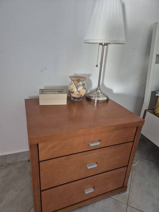 Mesa de Cabeceira em Madeira