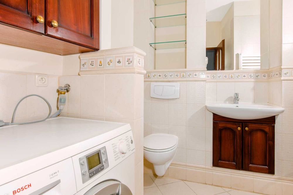 Pokój dla młodej osoby - duży - wysoki standard - ścisłe centrum!