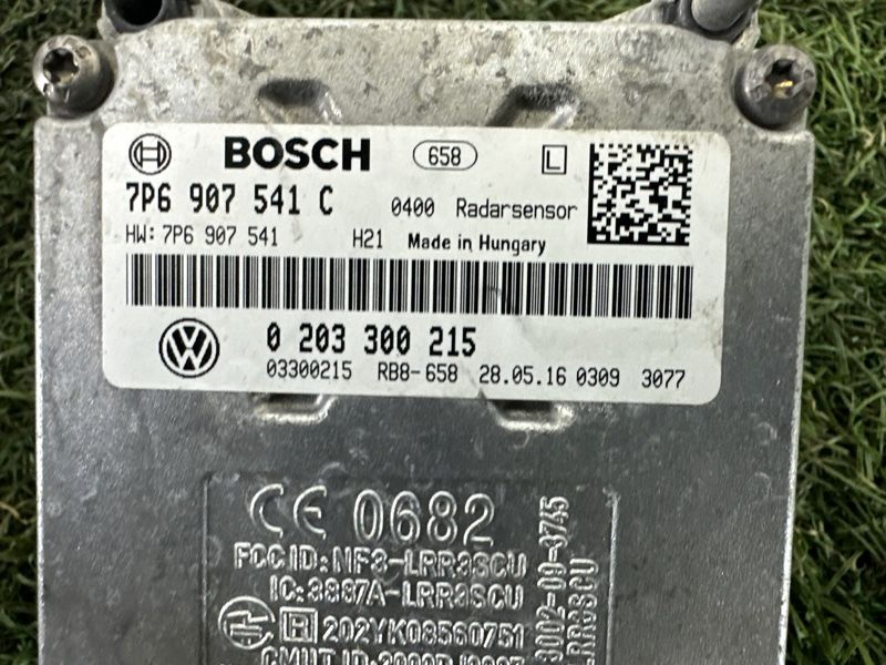 Дистроник левый Volkswagen Touareg NF 3.6 CGRA 2015