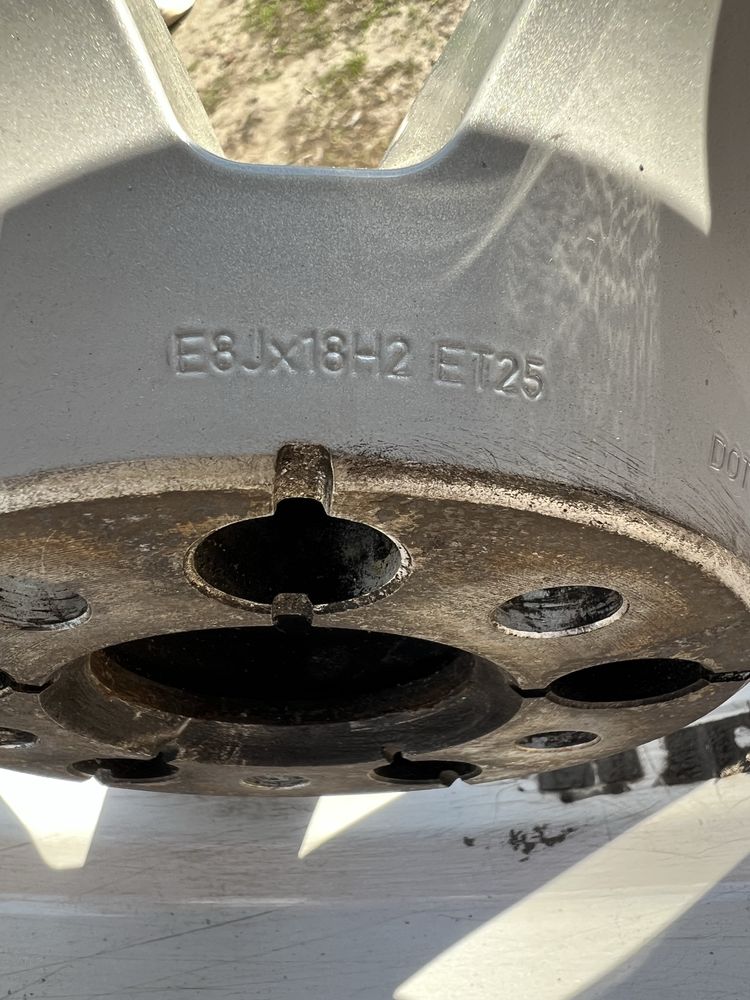 Диски AUDI R18 з шинами Bridgestone 255/60/18