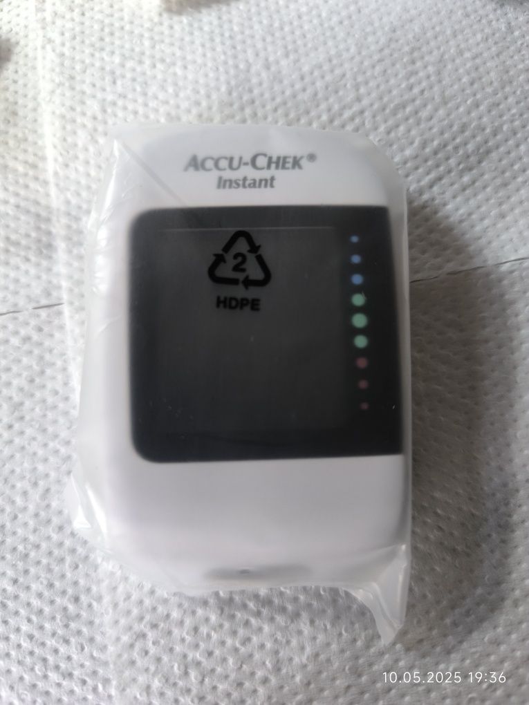 Glukometr Accu-Check Instant+ 210szt PASKÓW + KSIĄŻECZKA POMIARÓW !!