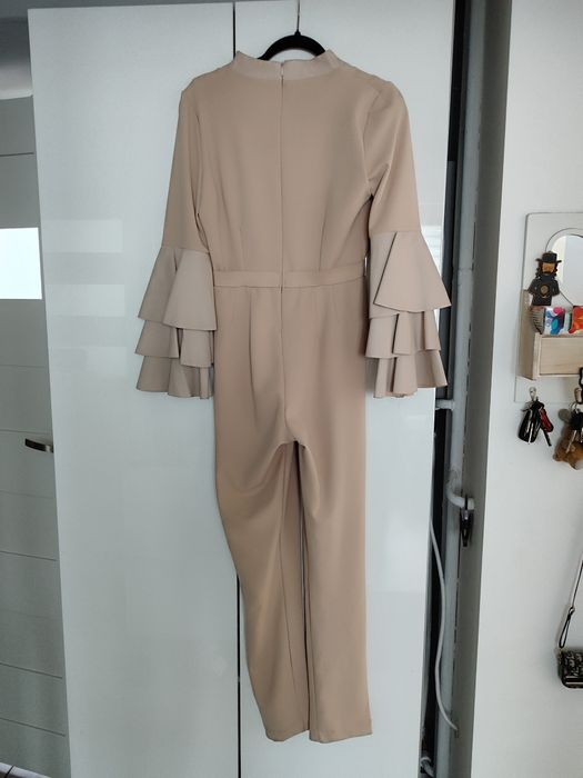 Piękny kombinezon O'la Voga beż rozmiar M