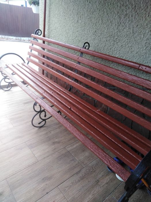 Лавка садова в доброму стані